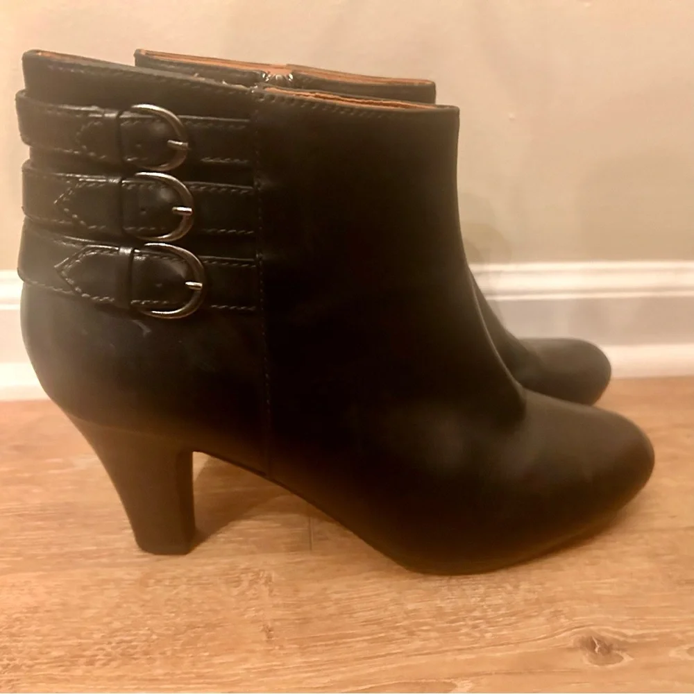Clark’s Black Leather Ankle Boots - Picture 2 of 9